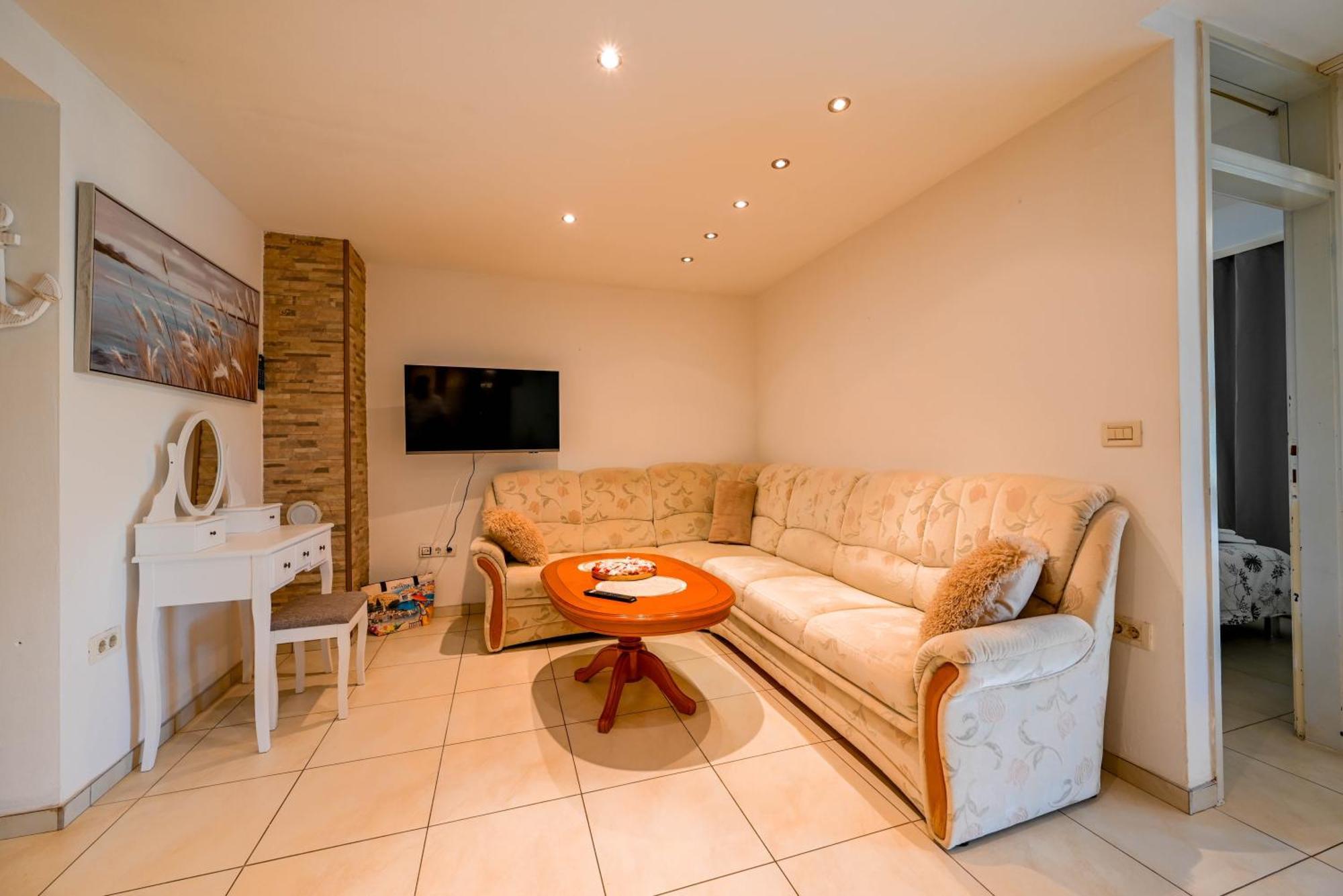 Lido Apartment