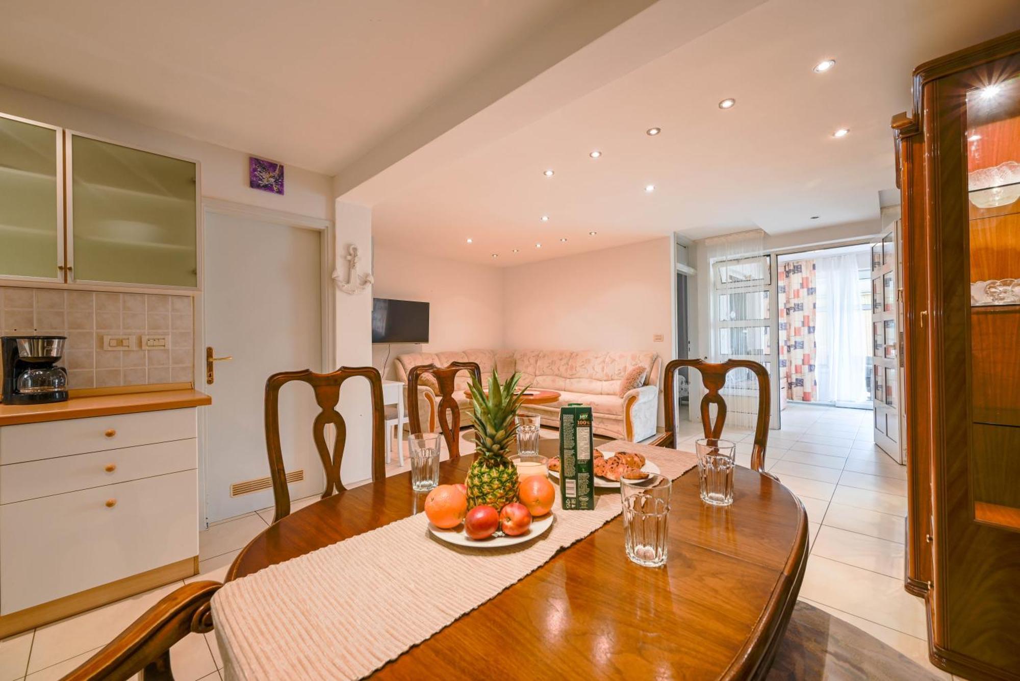 Lido Apartment